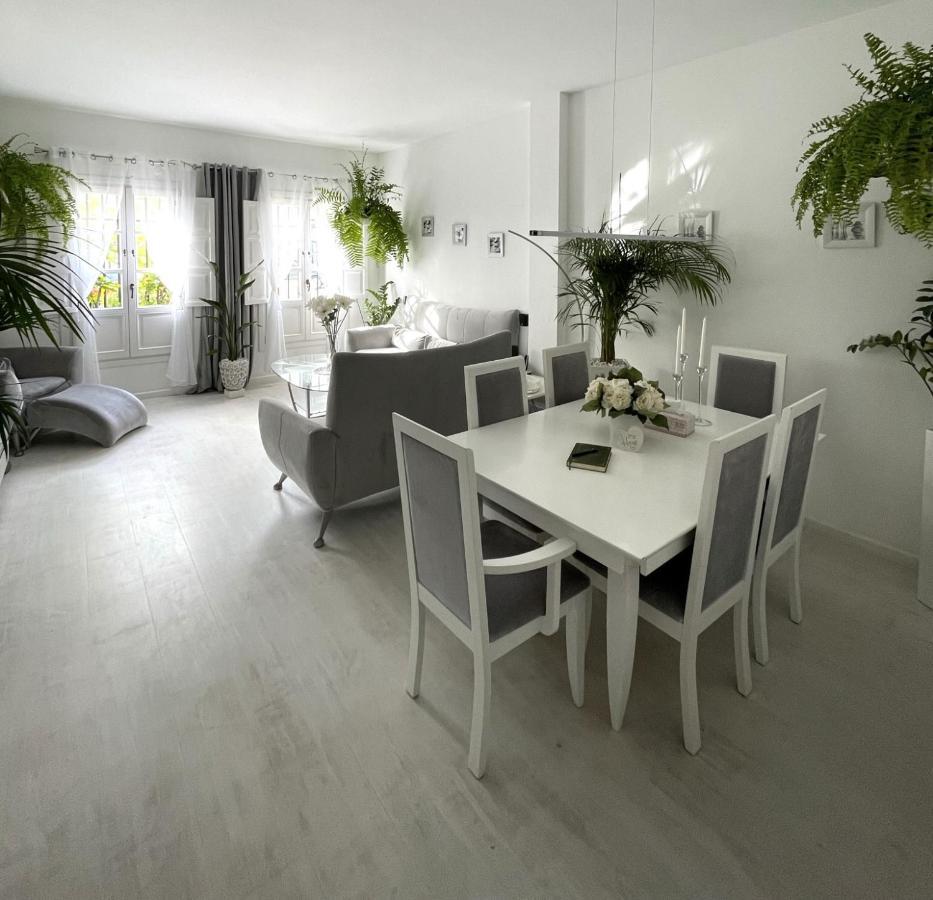 Home Away From Home Marbella Esterno foto